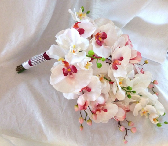 Hoa cưới đẹp - Khiến các cô dâu trở nên lung linh, cuốn hút